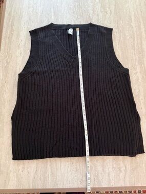 H&M Black Ribbed V-Neck Sweater vest